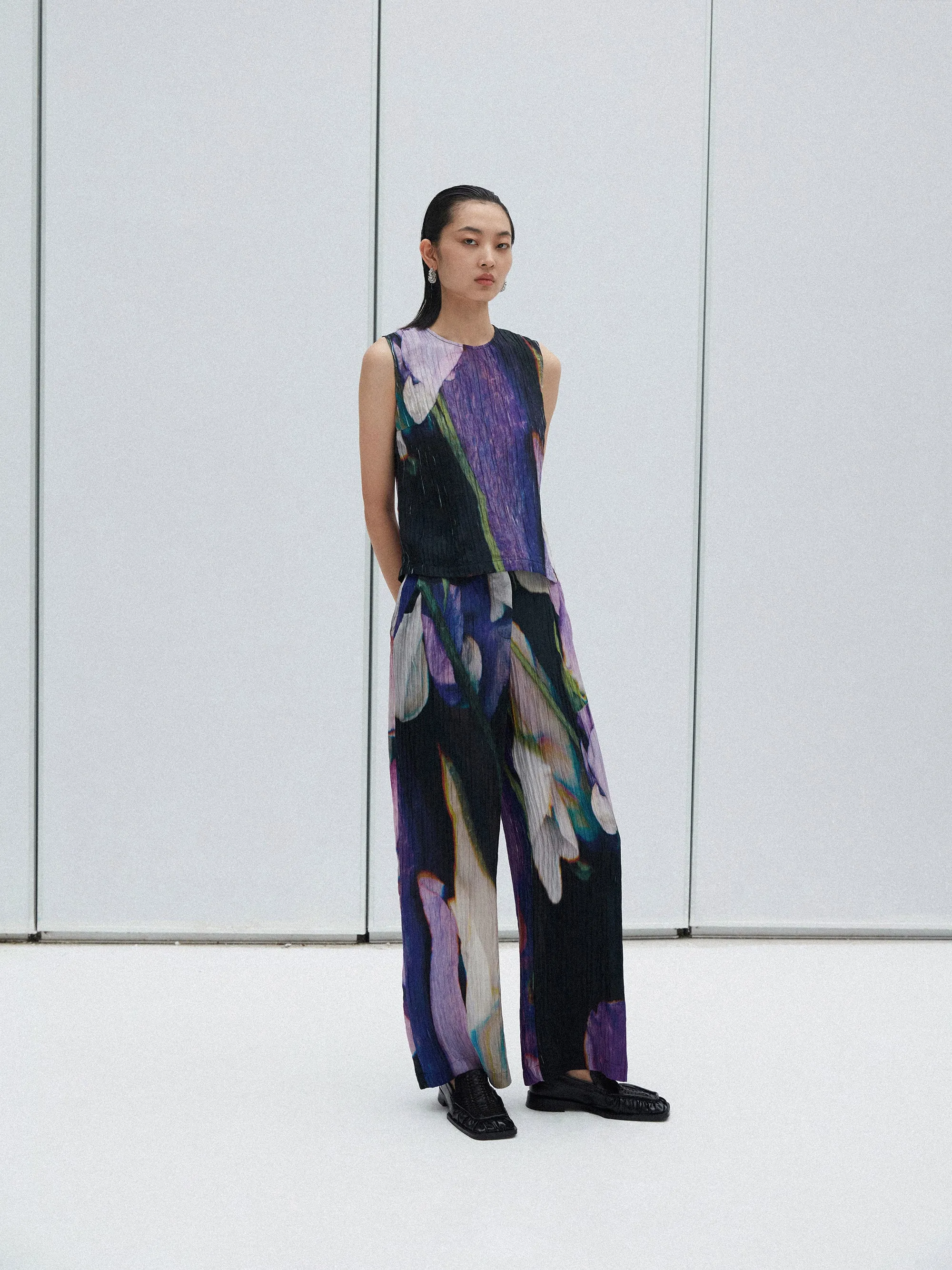 Abstract Crinkled Silk Vest