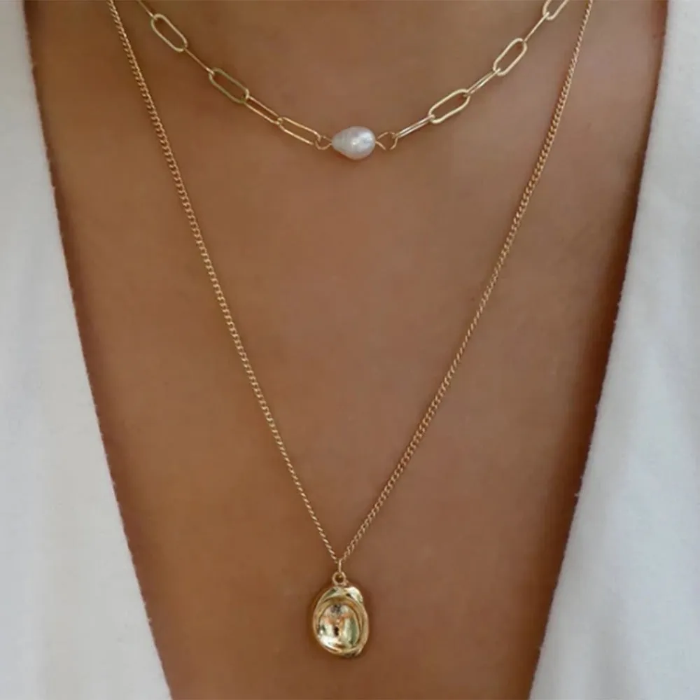 Elegant pearl pendant multi-layer creative texture clavicle chain