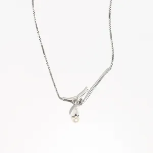 Elegant Silver Plated Pearl Necklace