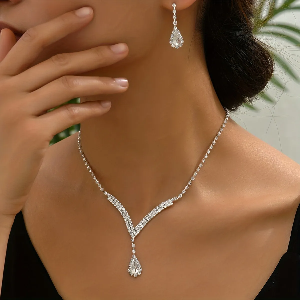 Elegant Water Drop Rhinestone Necklace  Earrings Set