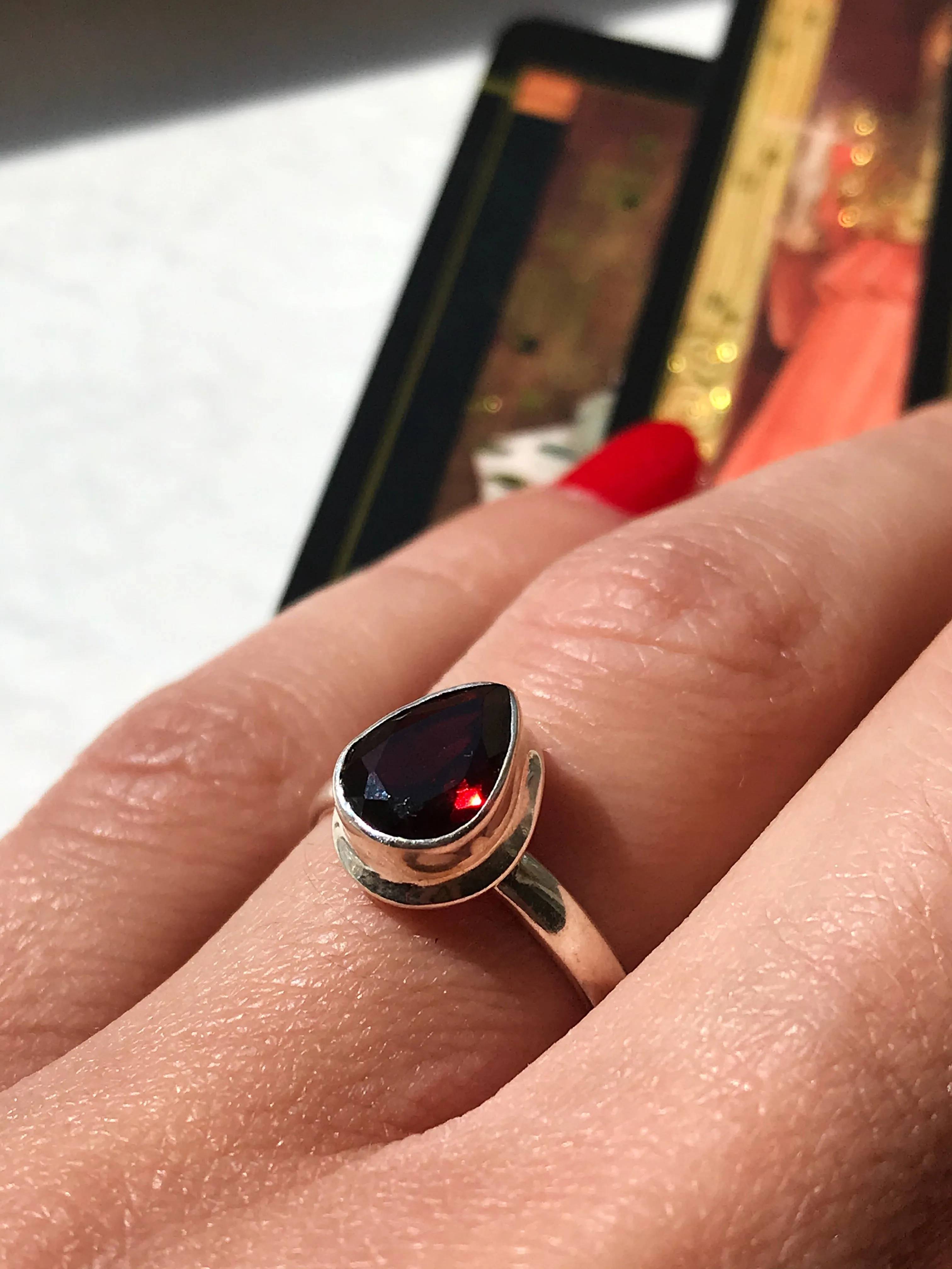 Garnet Ari Ring (US 8.5)
