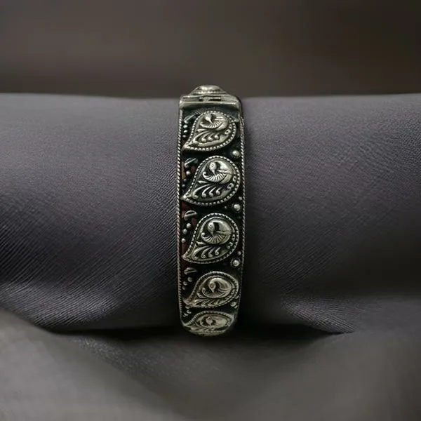 Graceful Dance of Peacock in Silver kada Bracelet