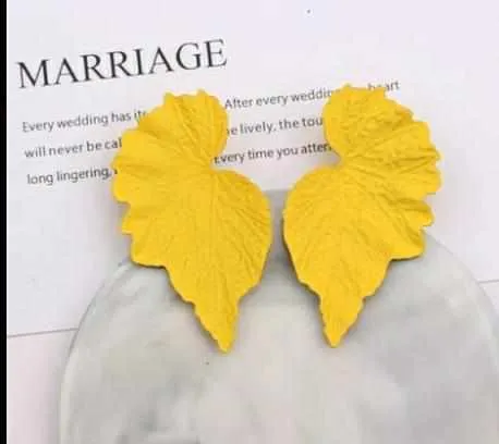 High Fashion Trendy Flower Drop Earrings For Women