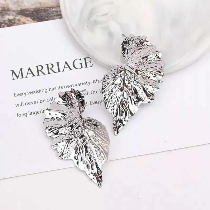 High Fashion Trendy Flower Drop Earrings For Women