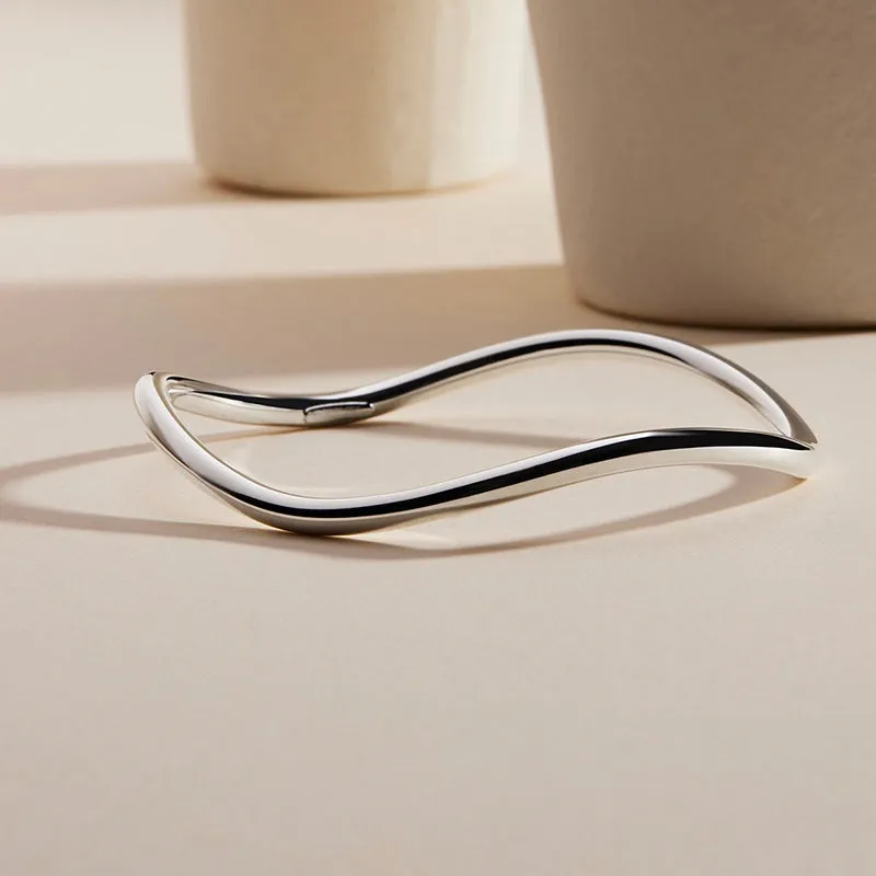 ISLAND OF DREAMS BANGLE