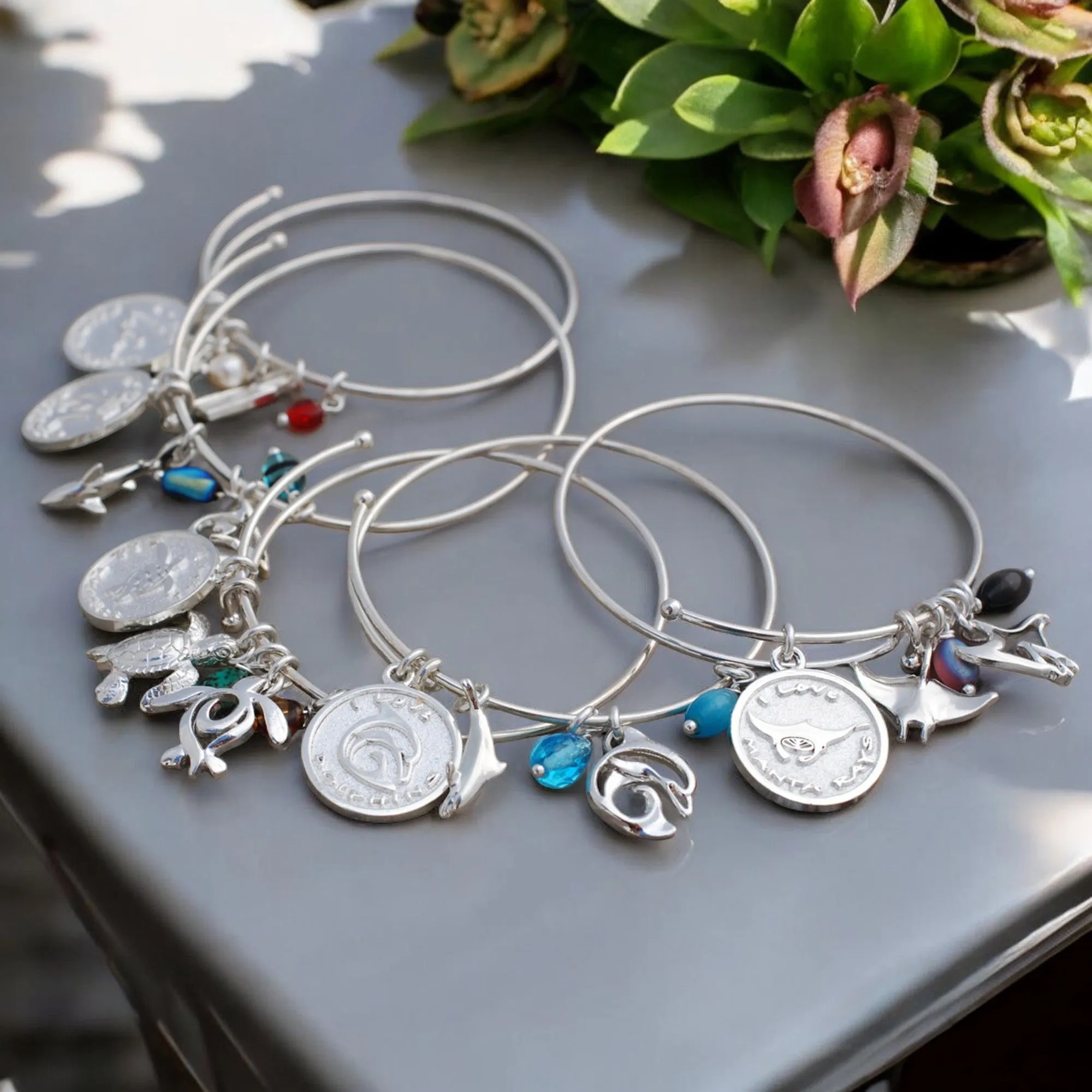 Stingray Bracelet, Manta Ray Bangle Bracelet, Stingray Charm Bracelet, Adjustable Bracelet for Women, Expandable Bracelet with Stingray