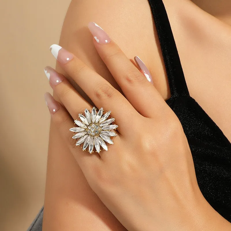 TEEK - Particular Big Flower Rings