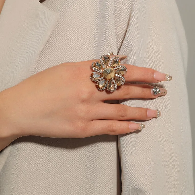 TEEK - Particular Big Flower Rings