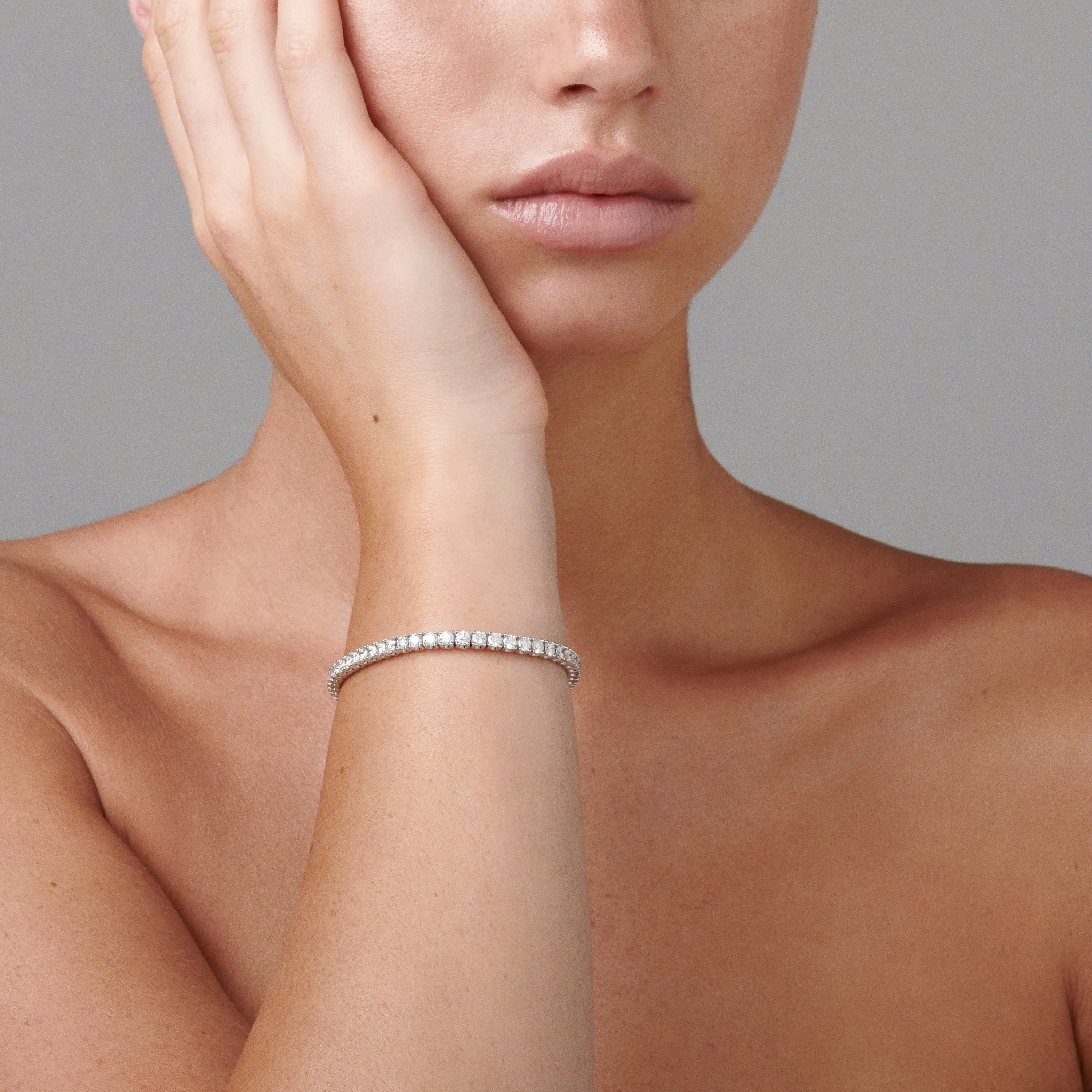 Vivid Tennis Diamond Bracelet | 18K White Gold