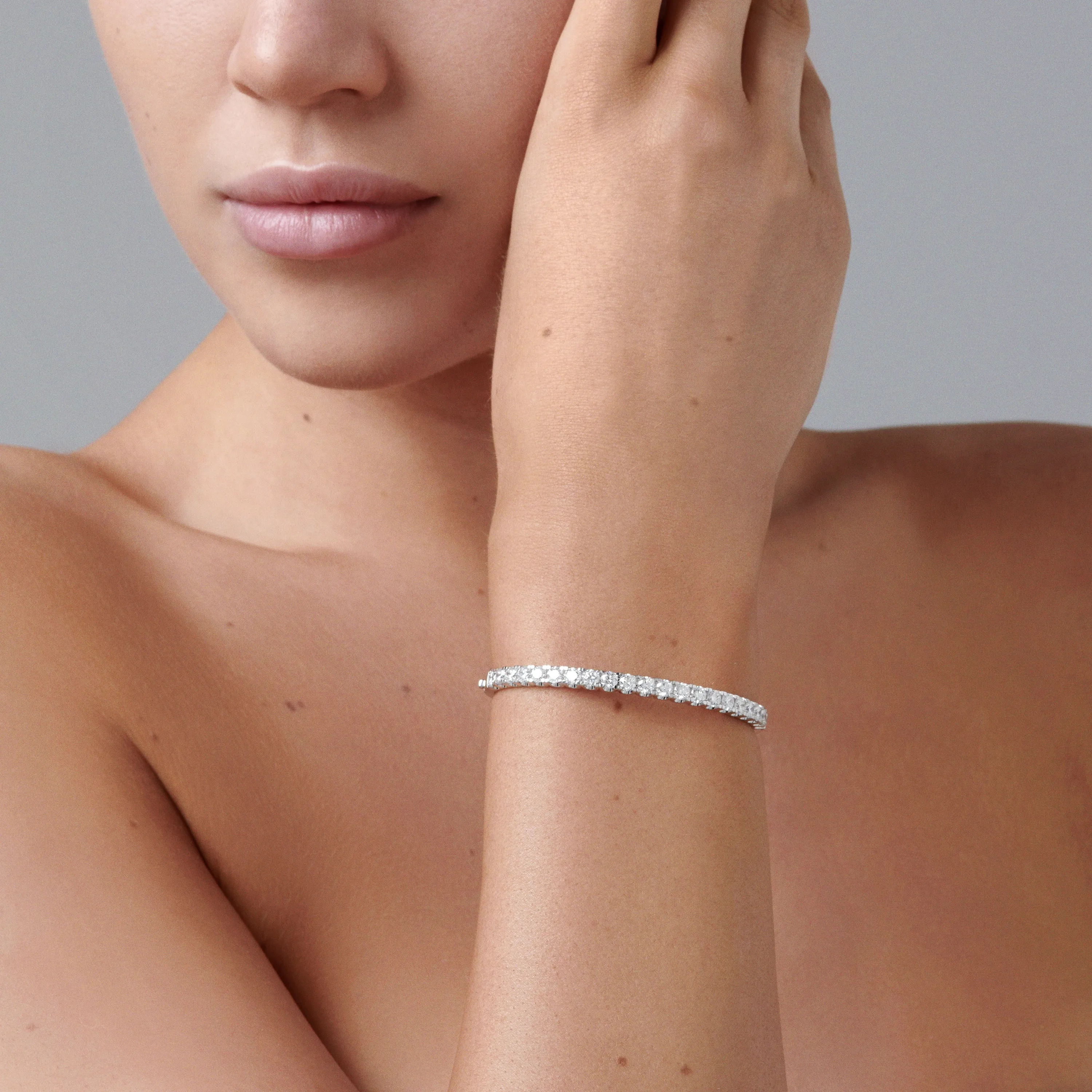 Vivid Tennis Diamond Bracelet | 18K White Gold