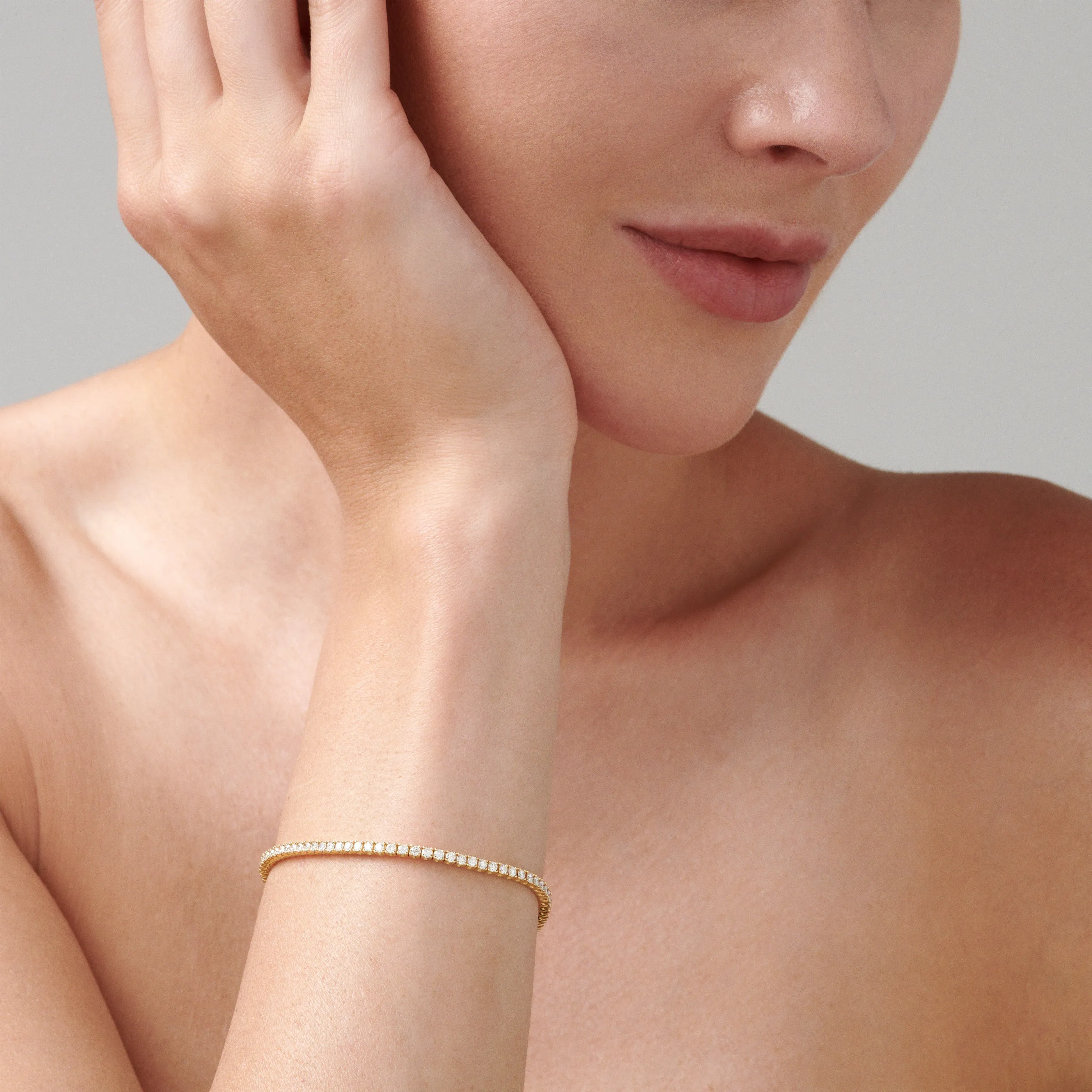 Vivid Tennis Diamond Bracelet | 18K Yellow Gold