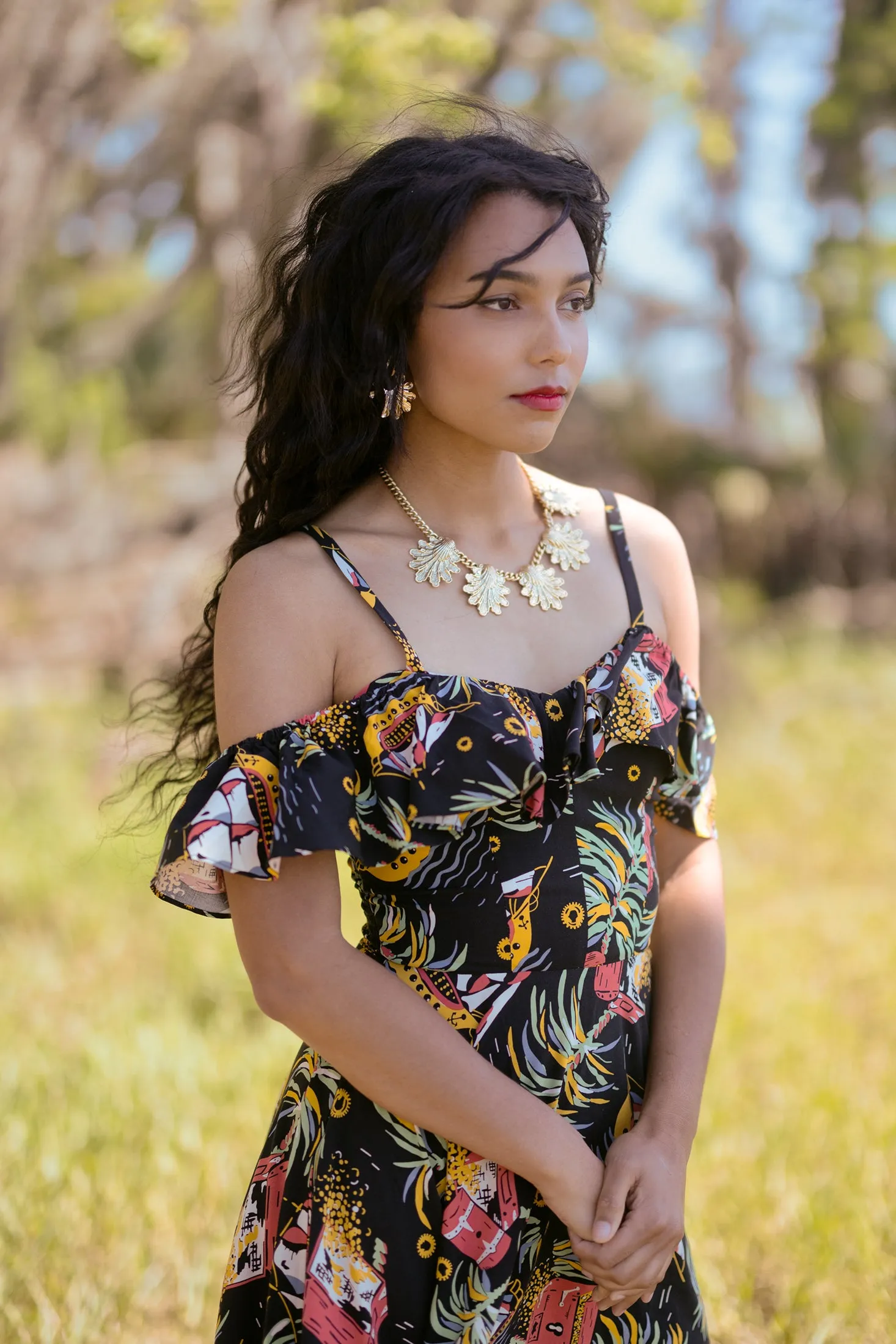 Yochi Scalloped Leaves Necklaces